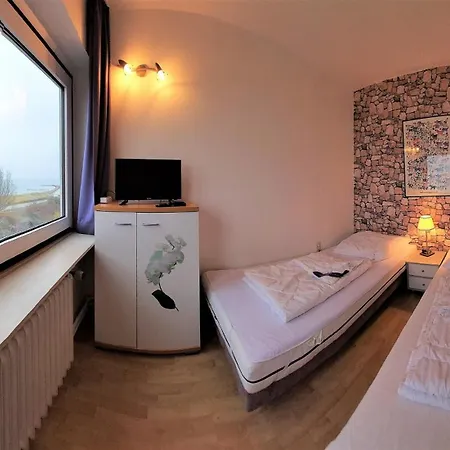 Strandhuus App 325 *